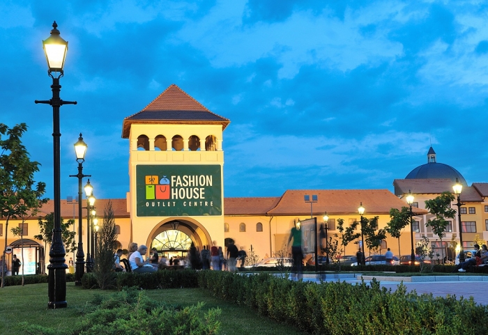 אווטלט Fashion House Outlet