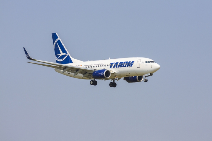 Tarom Airliner